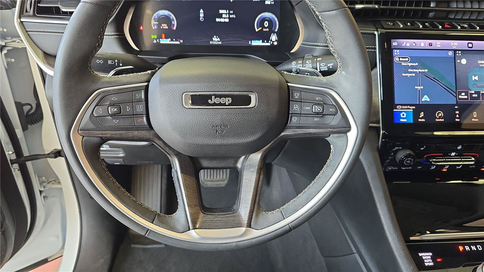 Used 2023 Jeep Grand Cherokee Limited AWD/4WD image 28