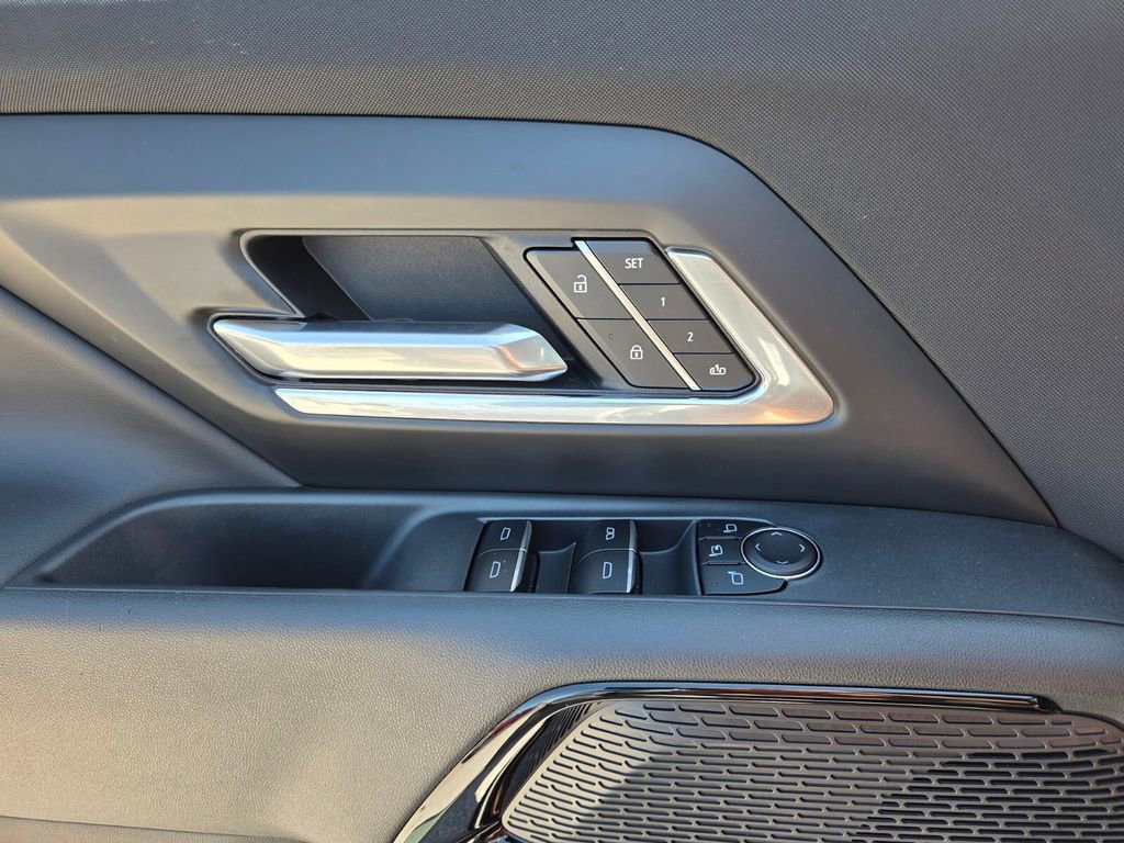 Certified 2025 Chevrolet Silverado EV RST image 24