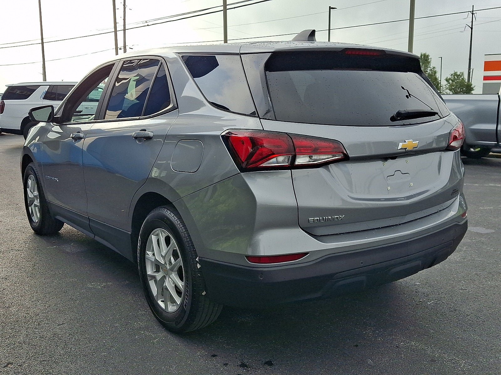 Used 2024 Chevrolet Equinox LS w/ LS Convenience Package FWD image 4