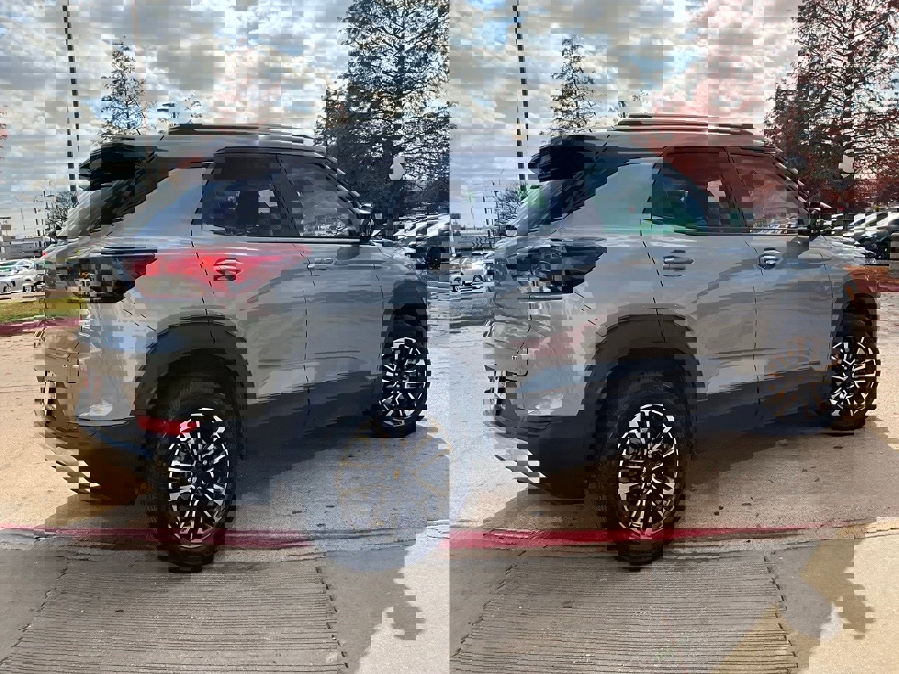 Used 2025 Chevrolet TrailBlazer LT image 6