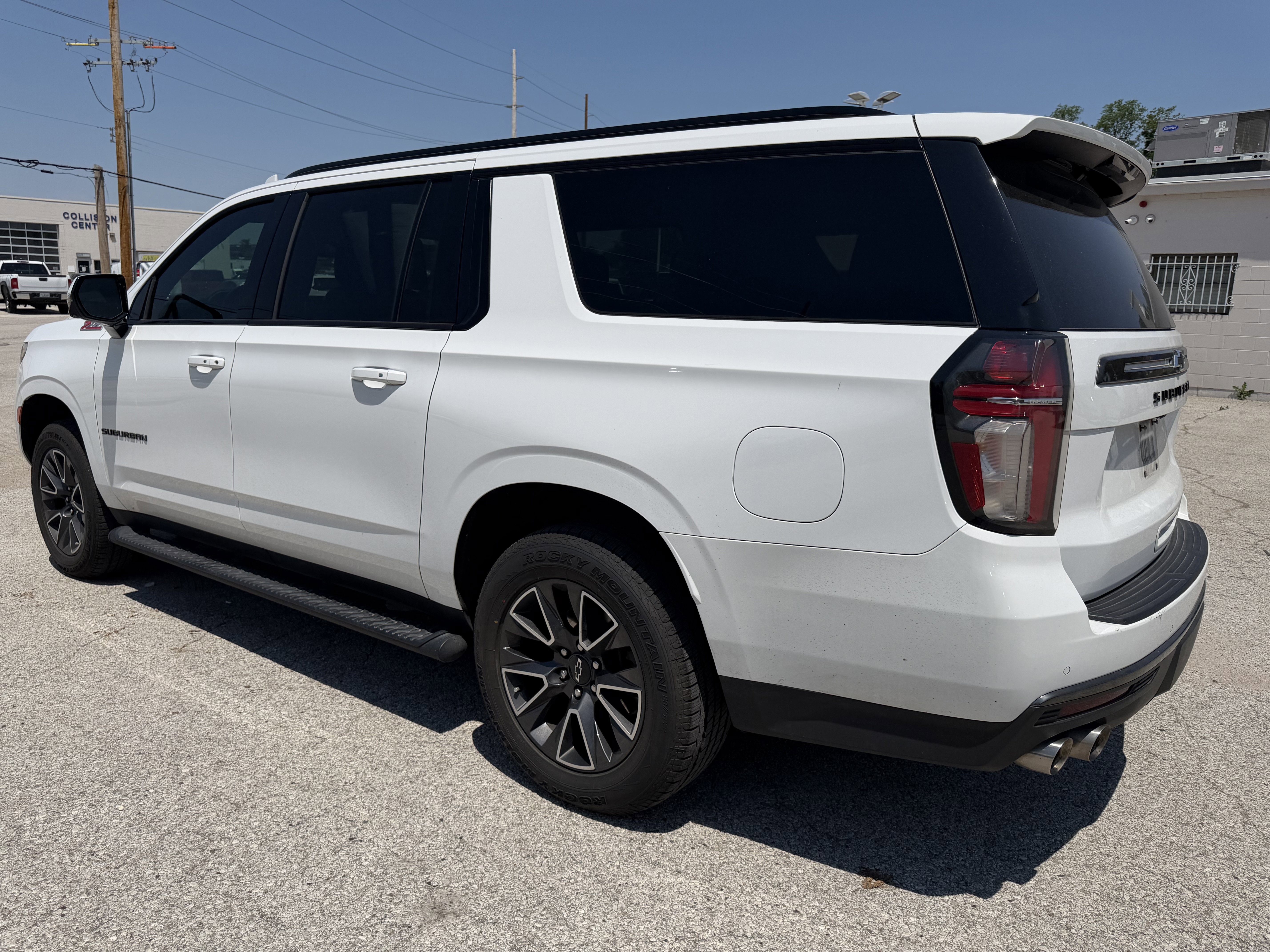 Used 2022 Chevrolet Suburban Z71 w/ Z71 Off-Road Package AWD/4WD image 5