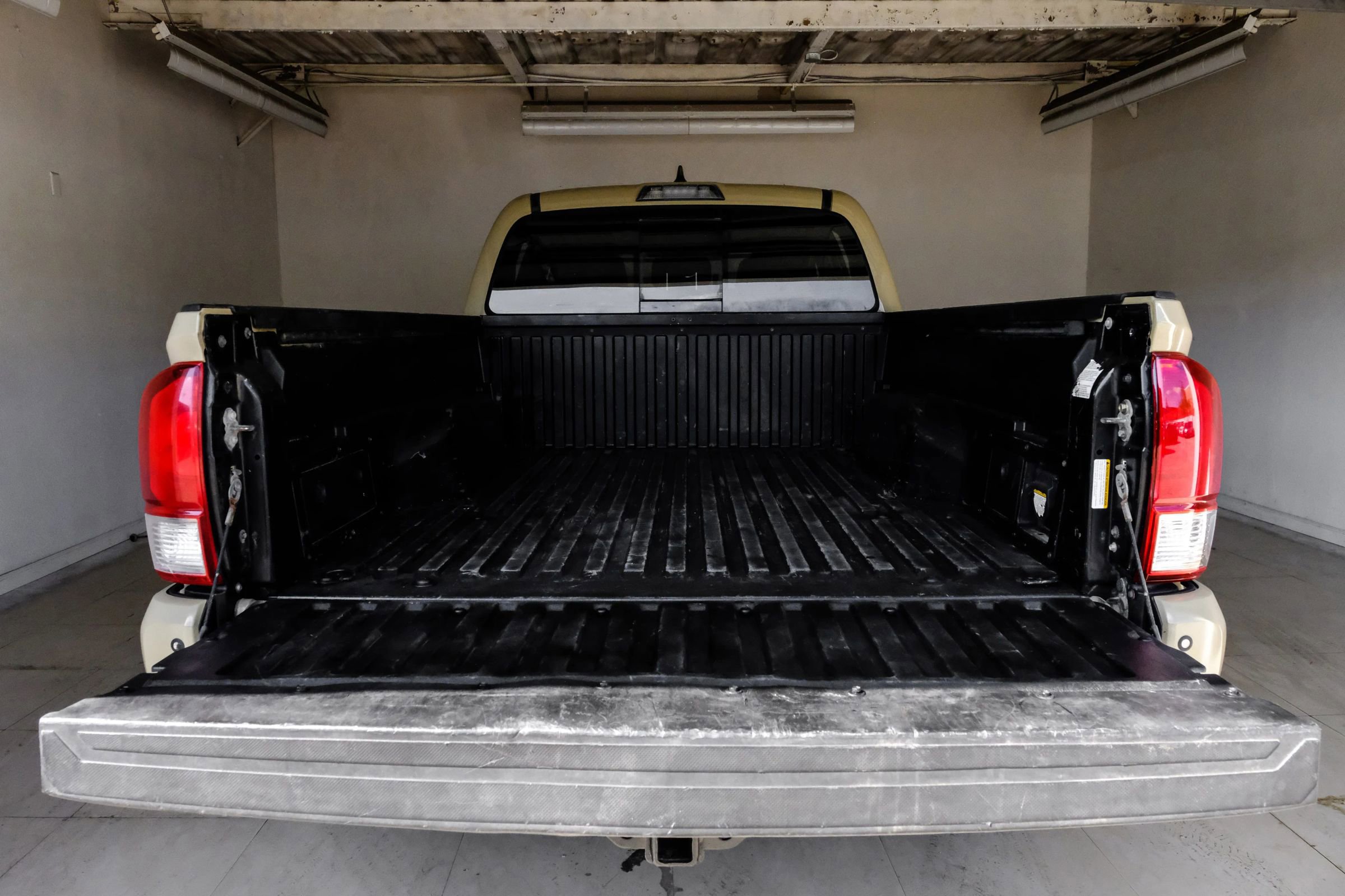 Used 2017 Toyota Tacoma TRD Off-Road image 45