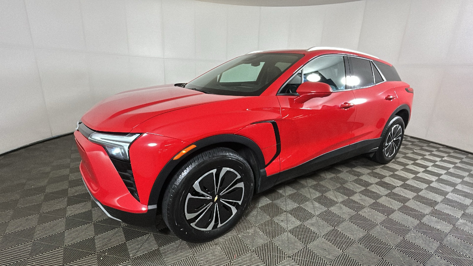 Used 2024 Chevrolet Blazer EV LT AWD/4WD image 8