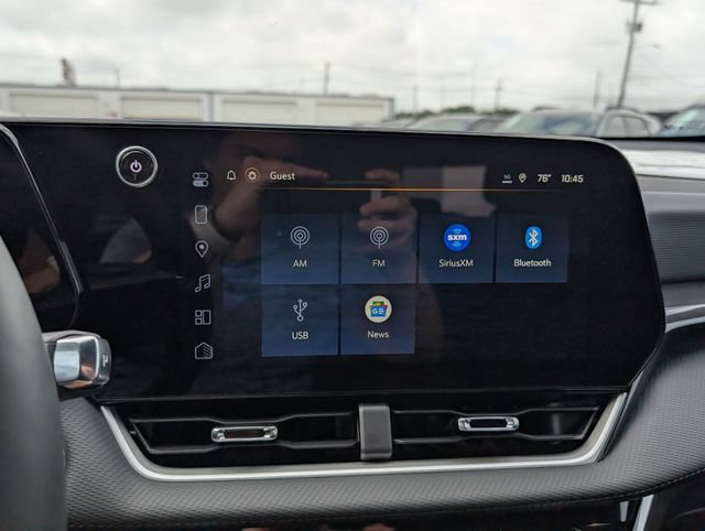New 2026 Chevrolet Equinox LT w/ Safety and Technology Package FWD image 18
