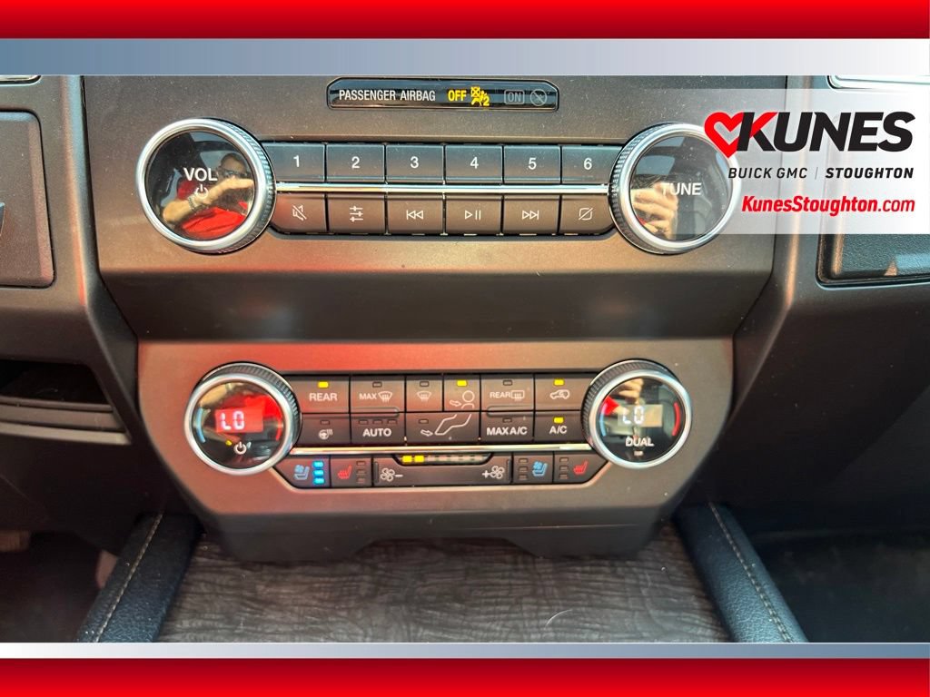 Used 2019 Ford Expedition Limited w/ Equipment Group 301A AWD/4WD image 31