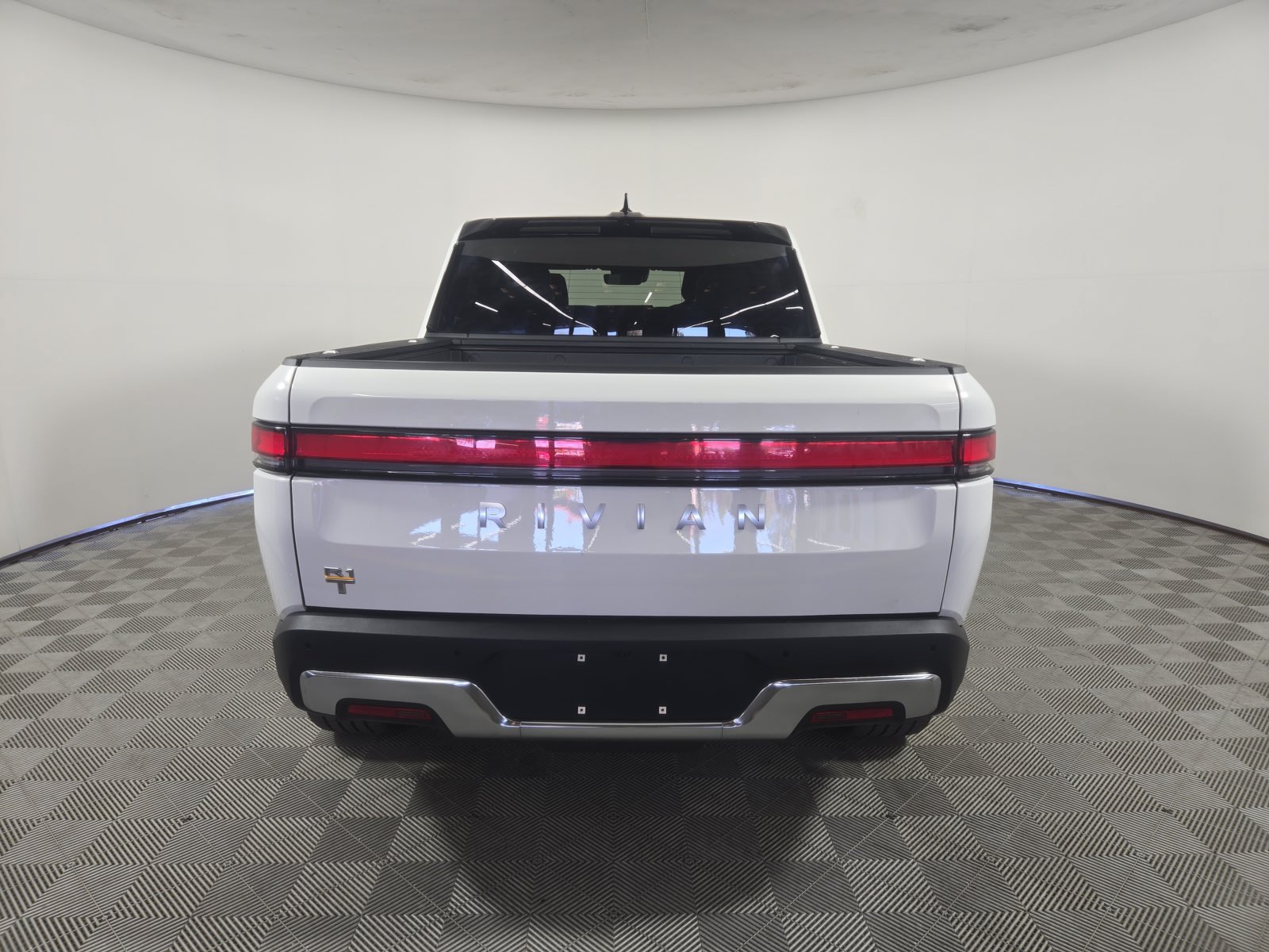 Used 2022 Rivian R1T Adventure AWD/4WD image 4