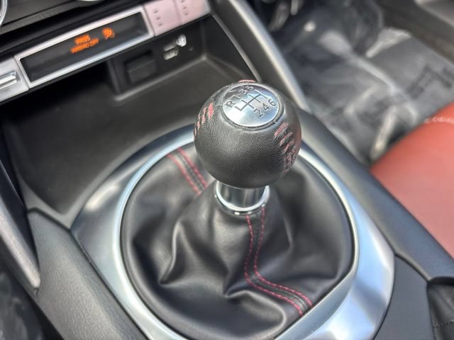Used 2019 MAZDA MX-5 Miata RF Grand Touring w/ GT-S Package RWD image 12