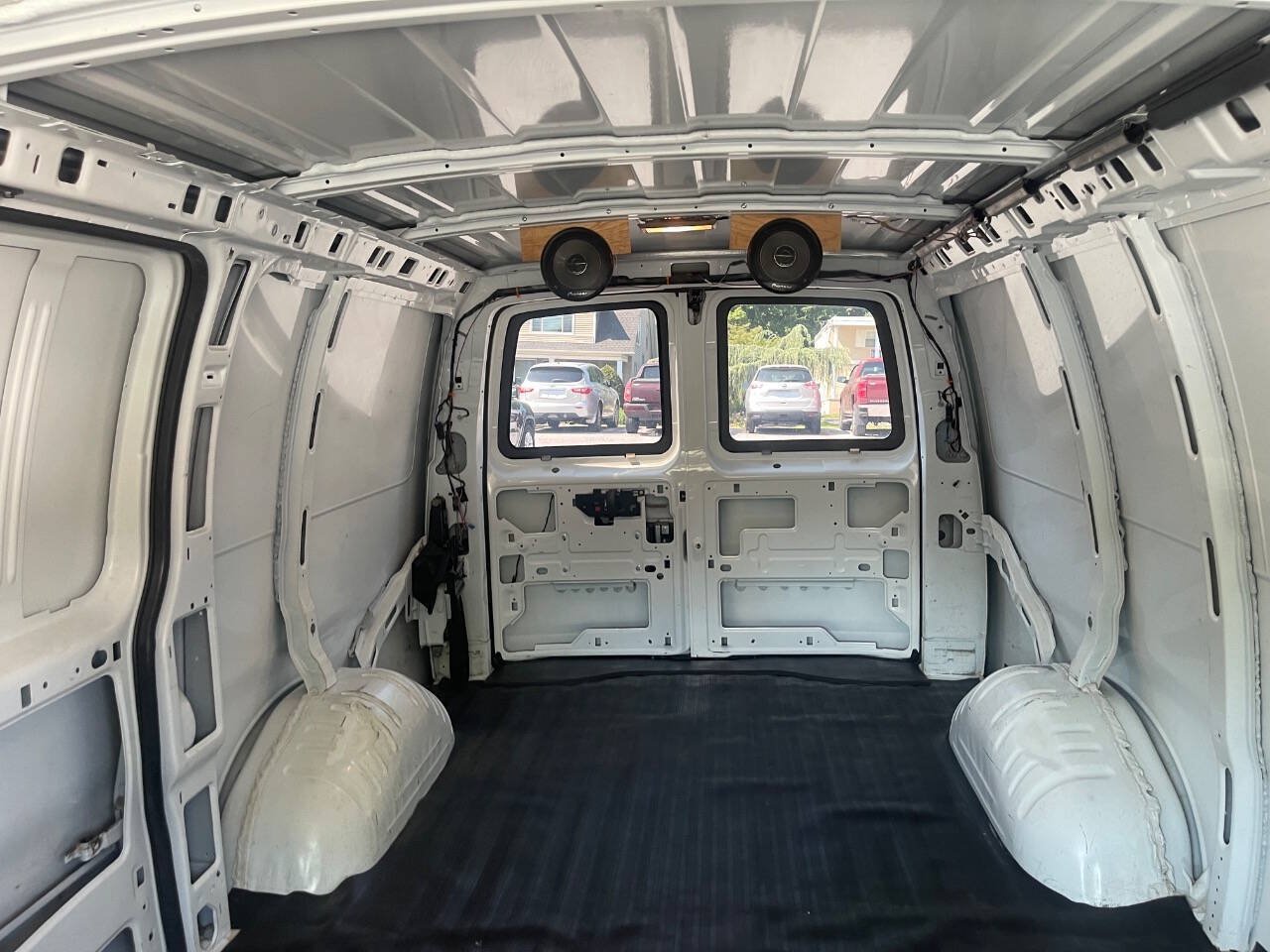 Used 2012 Chevrolet Express 1500 RWD image 15