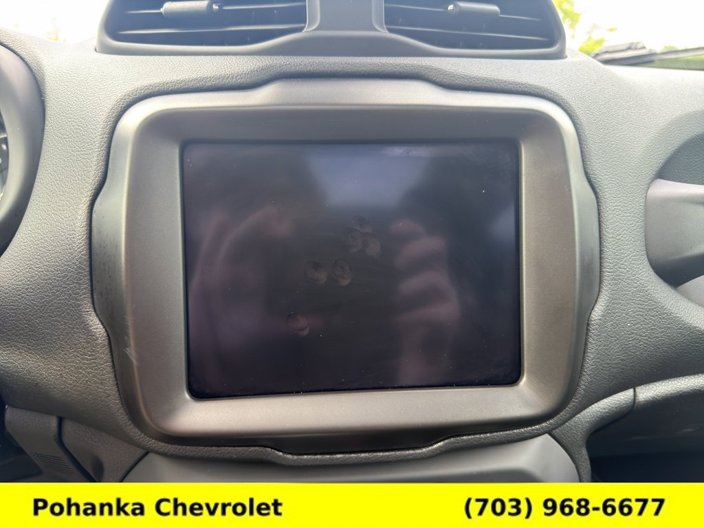 Used 2023 Jeep Renegade Altitude w/ Sun/Sound Group AWD/4WD image 16
