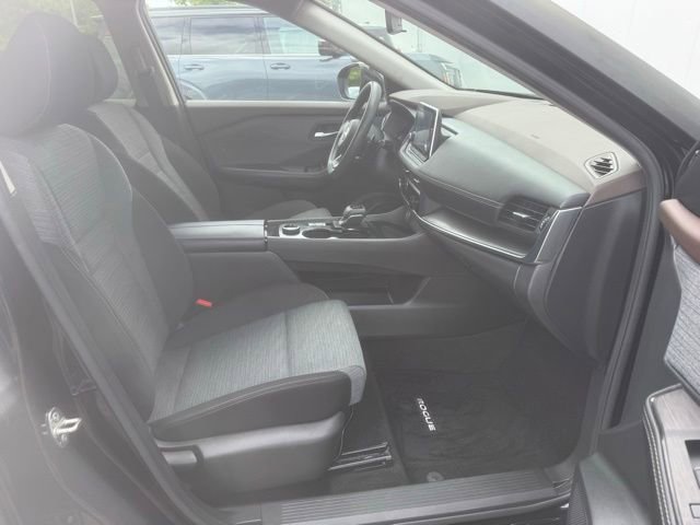 Used 2023 Nissan Rogue SV AWD/4WD image 28