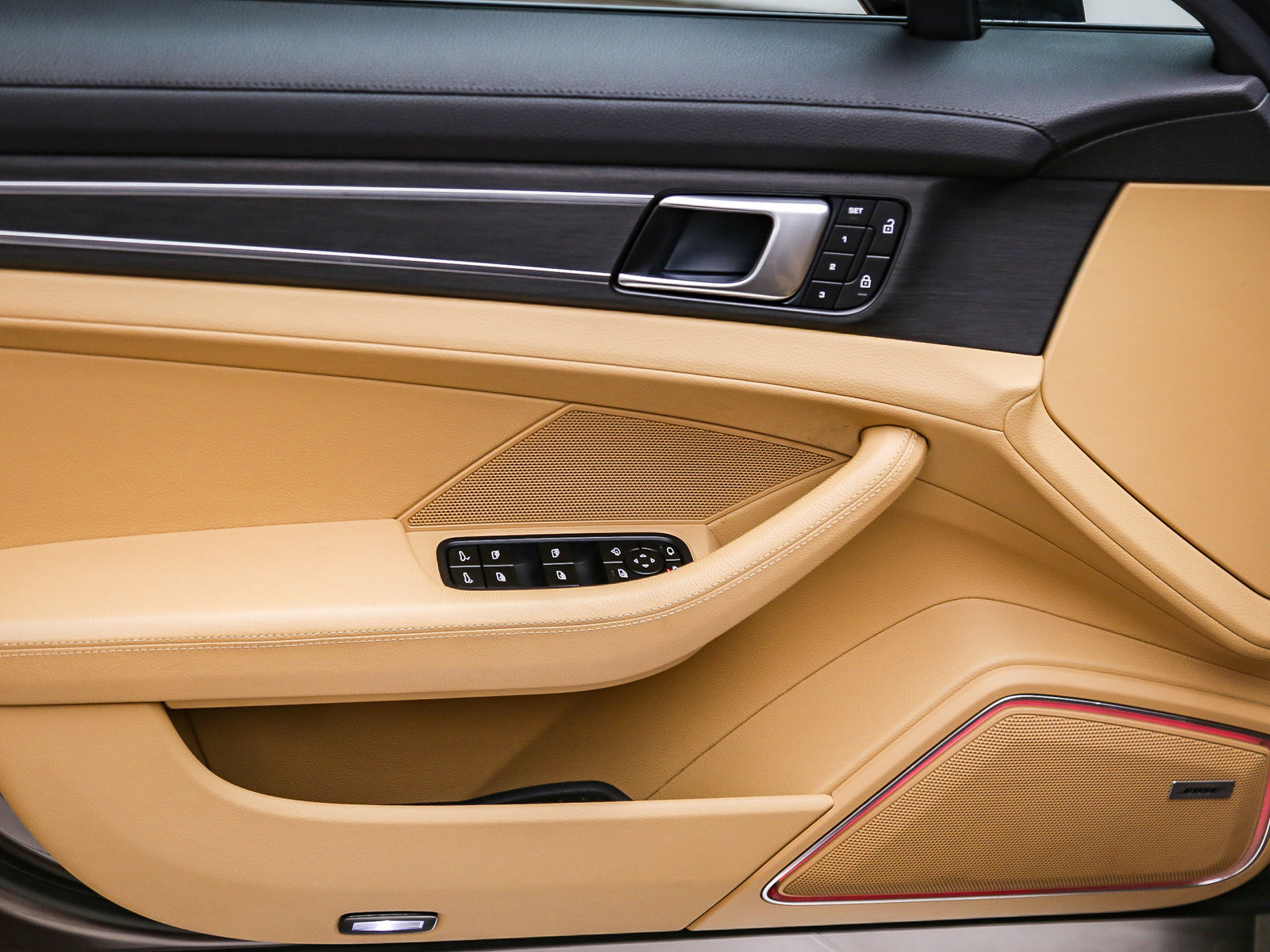 Certified 2023 Porsche Panamera Platinum Edition RWD image 27