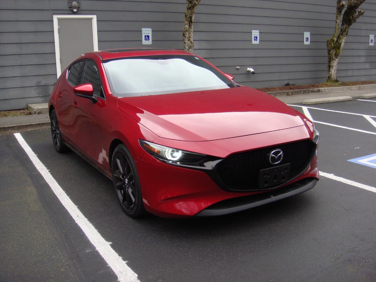 Used 2020 MAZDA MAZDA3 AWD Hatchback w/ Premium Pkg image 4