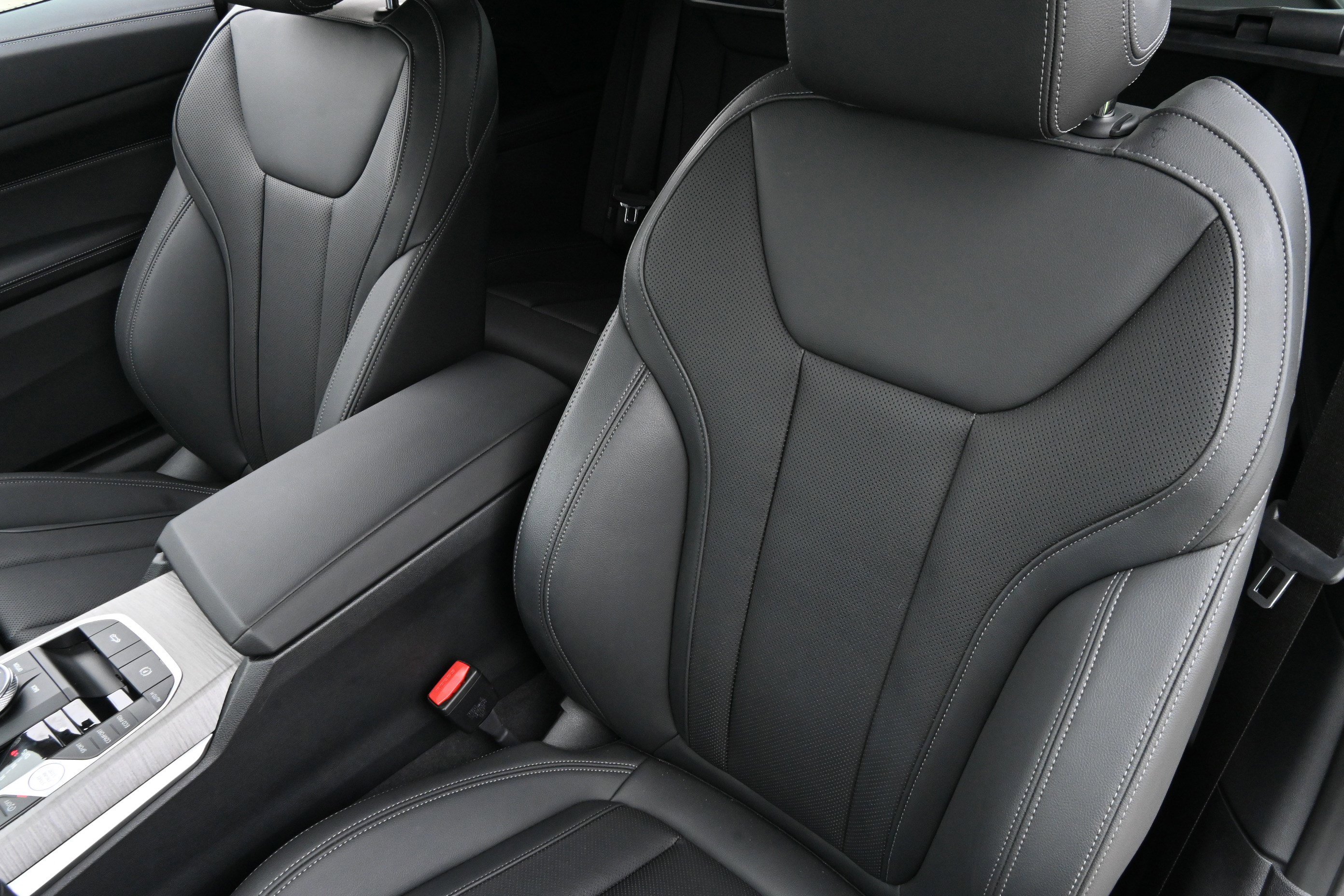 Certified 2025 BMW 430i Convertible RWD image 12