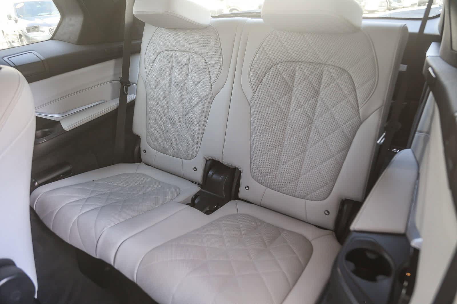 Used 2023 BMW X7 xDrive40i w/ M Sport Package image 16