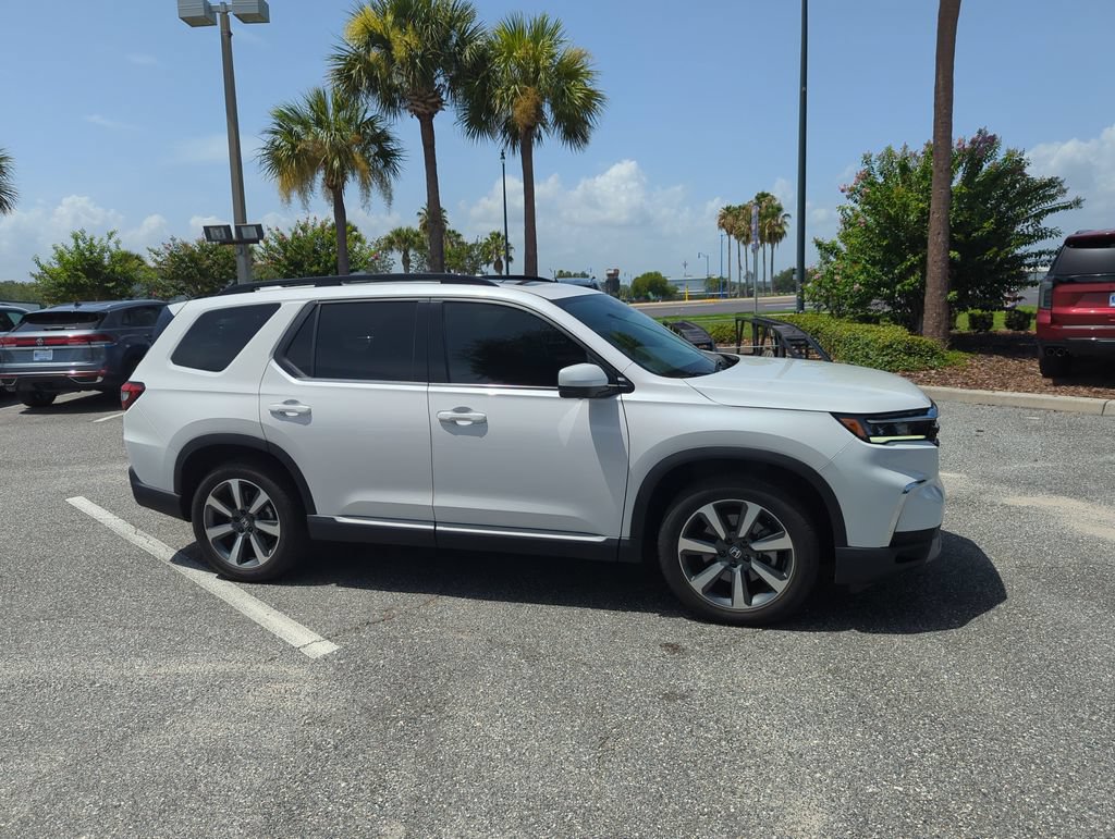 Used 2024 Honda Pilot Elite image 2
