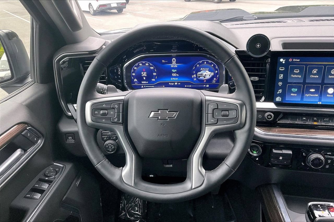 Used 2025 Chevrolet Silverado 1500 LT Trail Boss w/ Convenience Package II AWD/4WD image 10