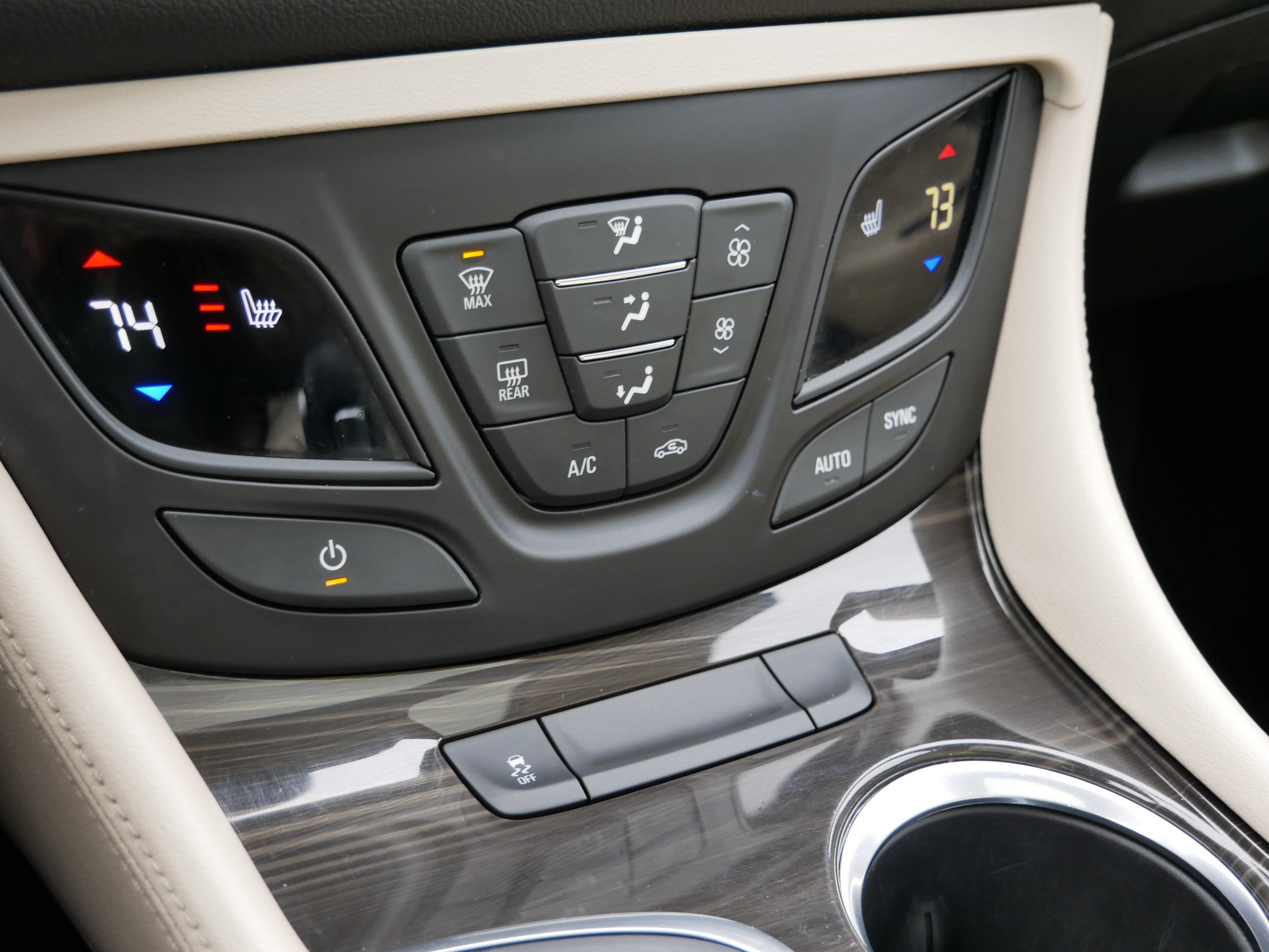 Used 2020 Buick Envision Premium w/ LPO, Cargo Package AWD/4WD image 23