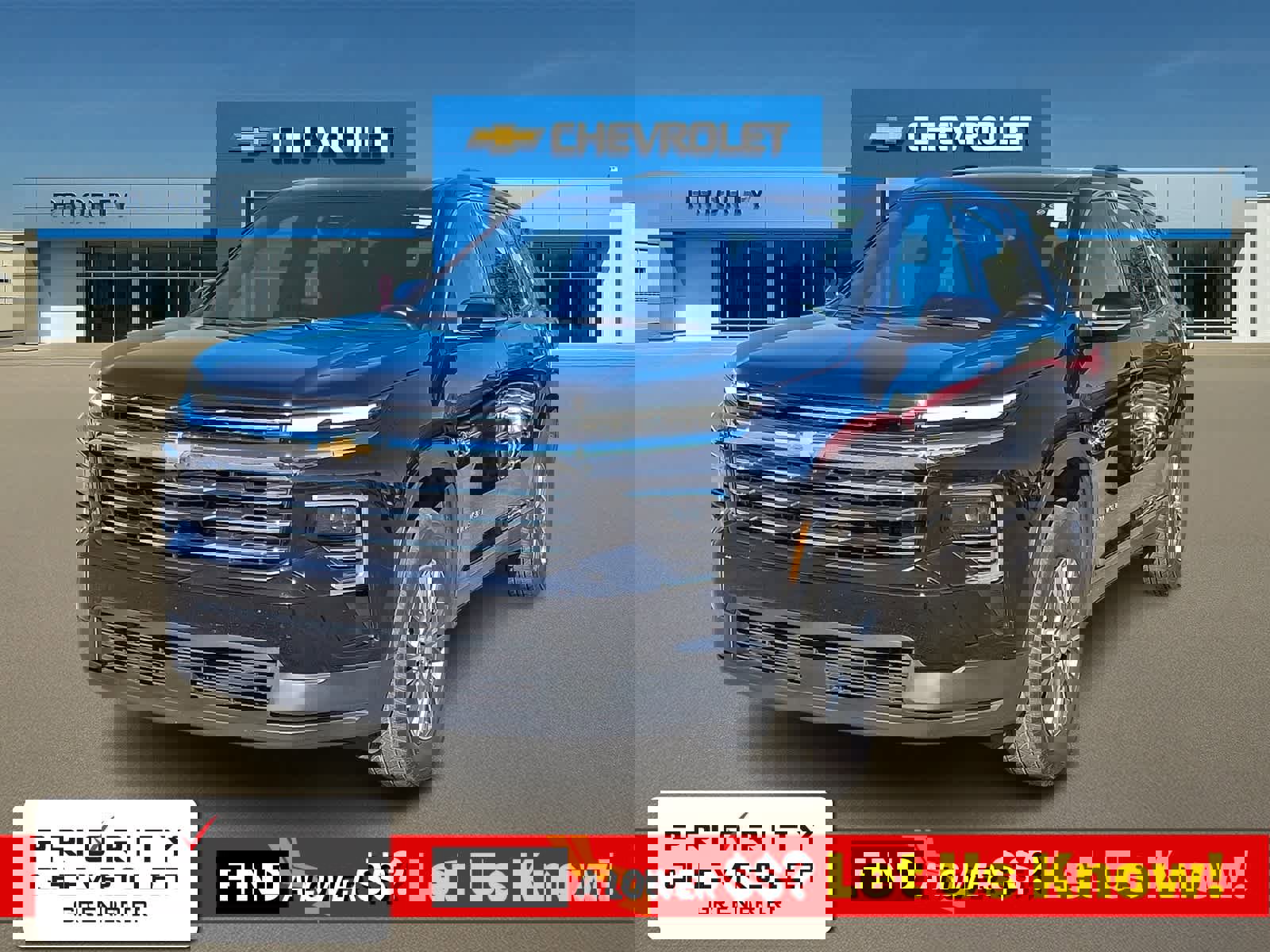 Used 2025 Chevrolet Traverse LT image 1