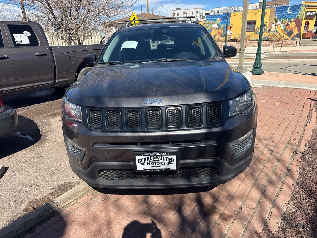 Used 2018 Jeep Compass Sport image 2