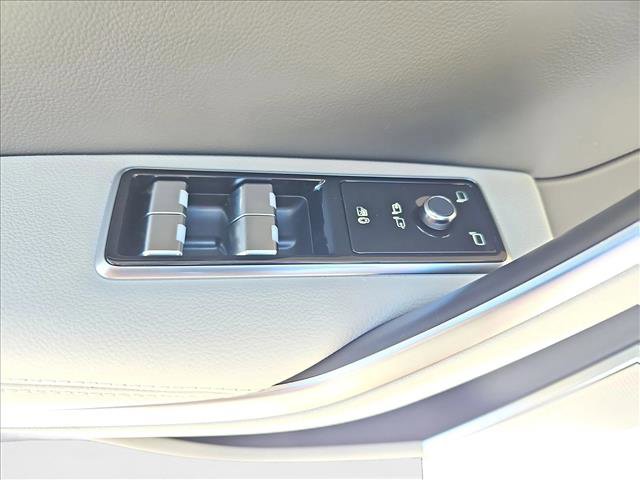 New 2025 Jaguar F-PACE R-Dynamic S image 25