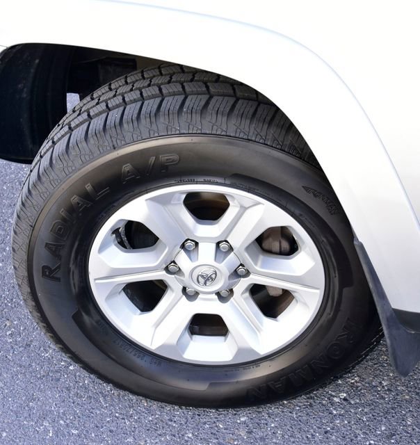 Certified 2024 Toyota 4Runner SR5 AWD/4WD image 31