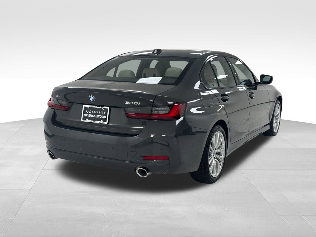 Used 2023 BMW 330i xDrive Sedan w/ Premium Package image 7
