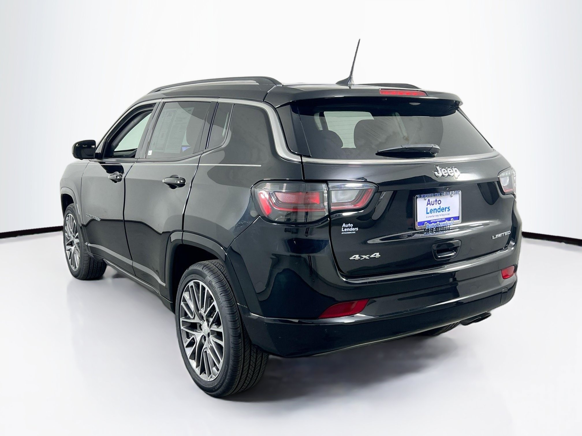 Used 2022 Jeep Compass Limited w/ Elite Group AWD/4WD image 7