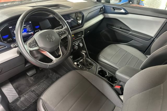 Certified 2023 Volkswagen Taos SE w/ Black Wheel Package image 12