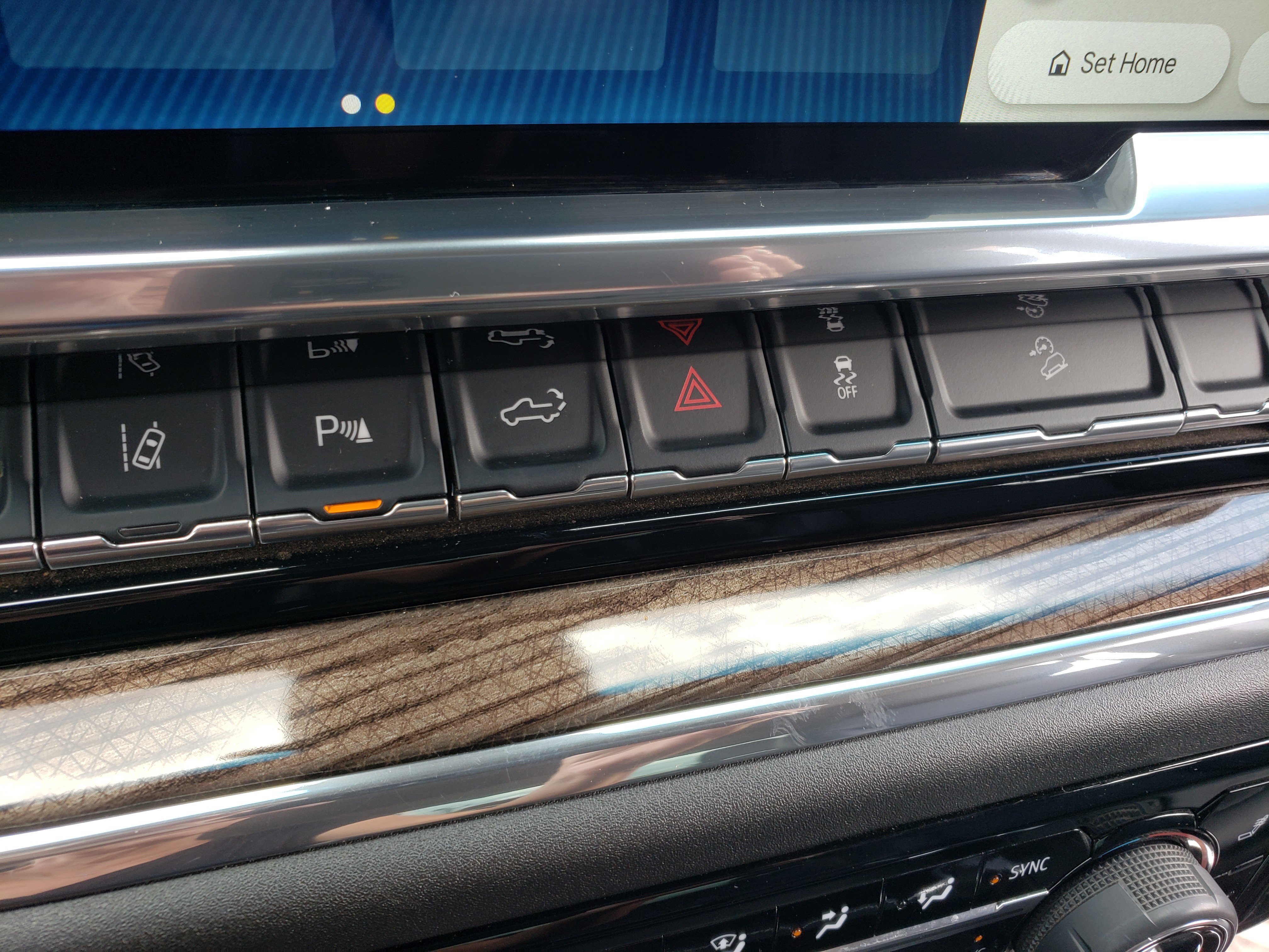 Used 2024 Chevrolet Silverado 2500 LT AWD/4WD image 21