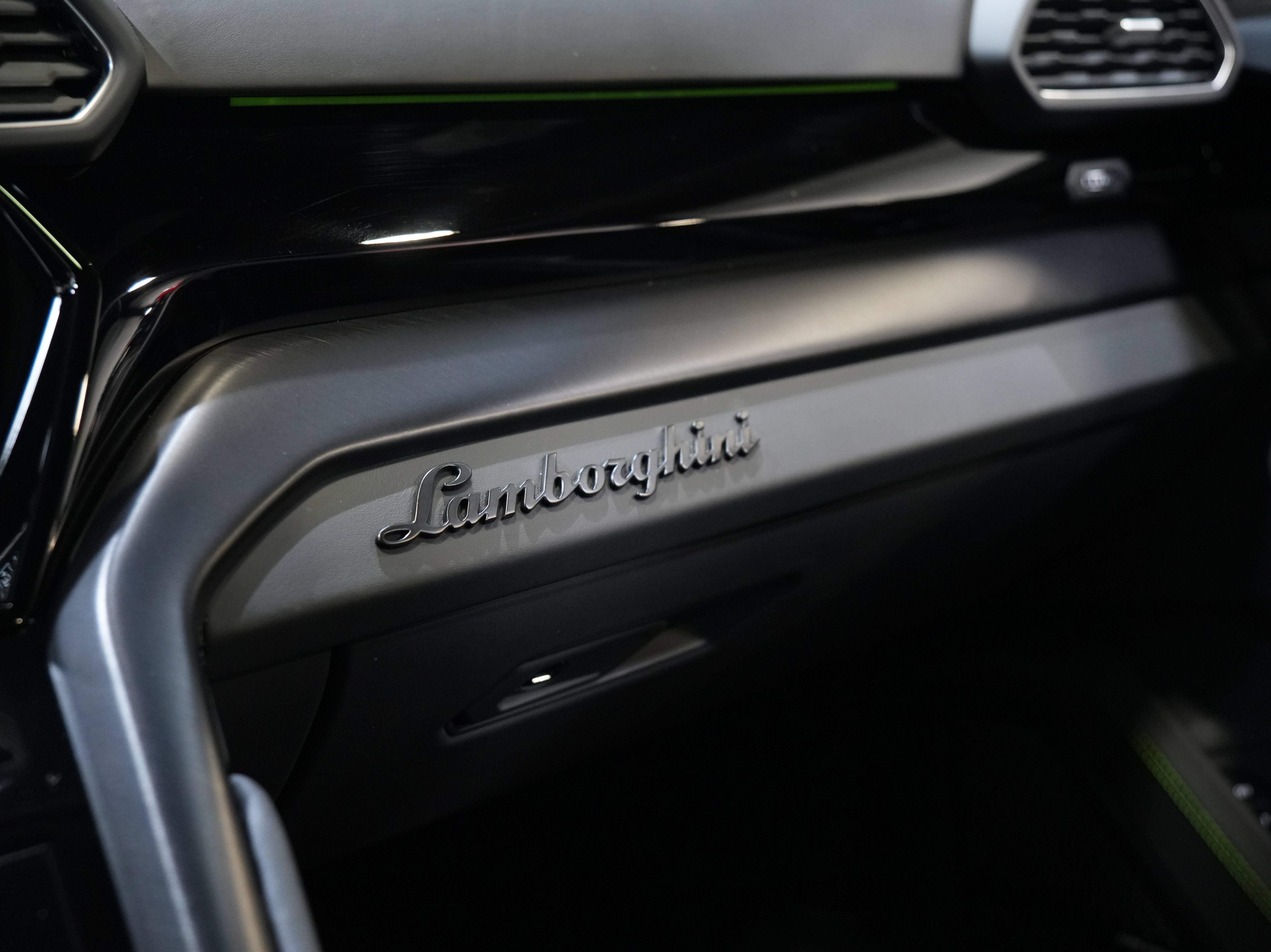 Used 2024 Lamborghini Urus S AWD/4WD image 51
