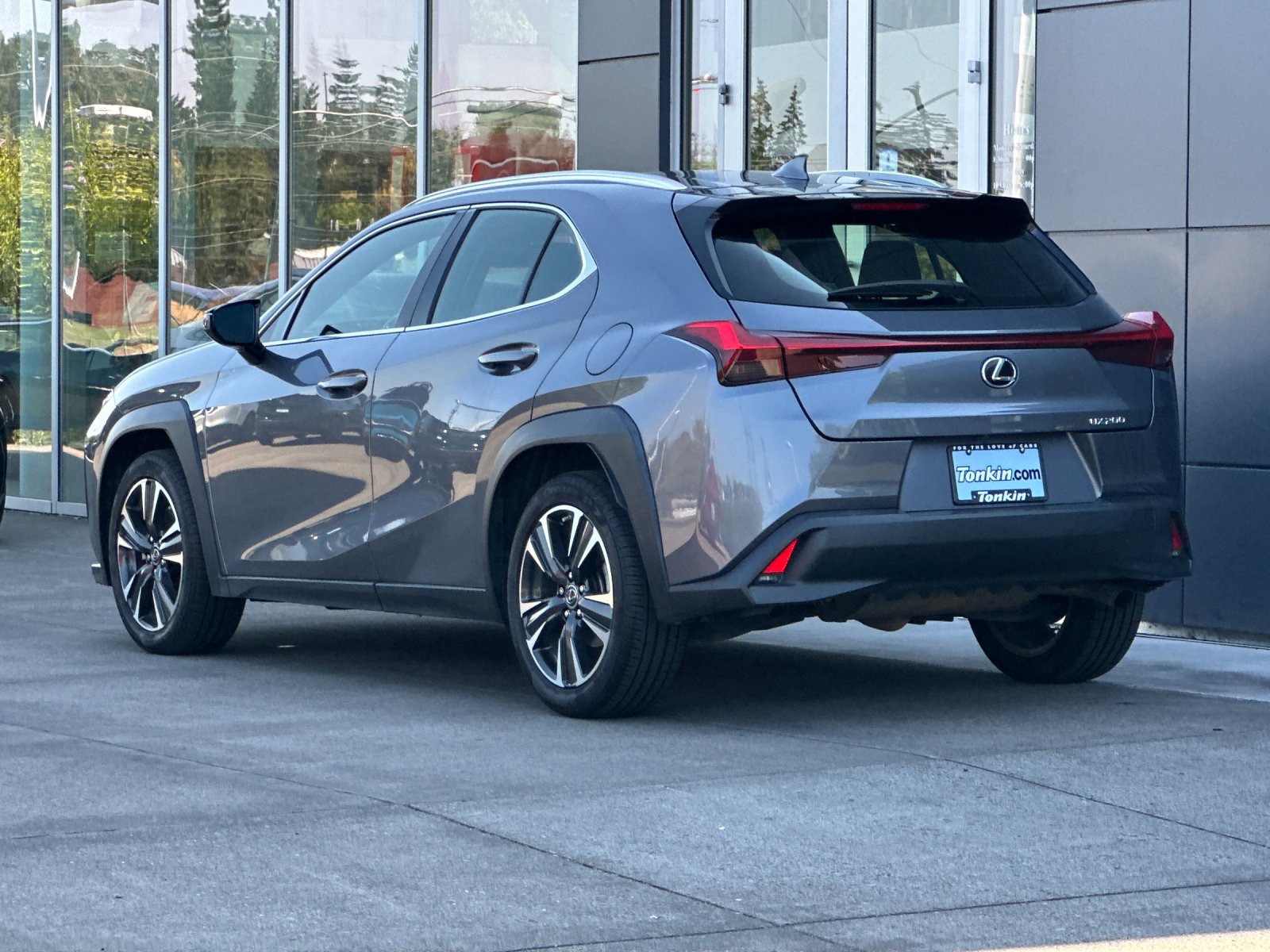 Used 2019 Lexus UX 200 w/ Premium Package FWD image 6