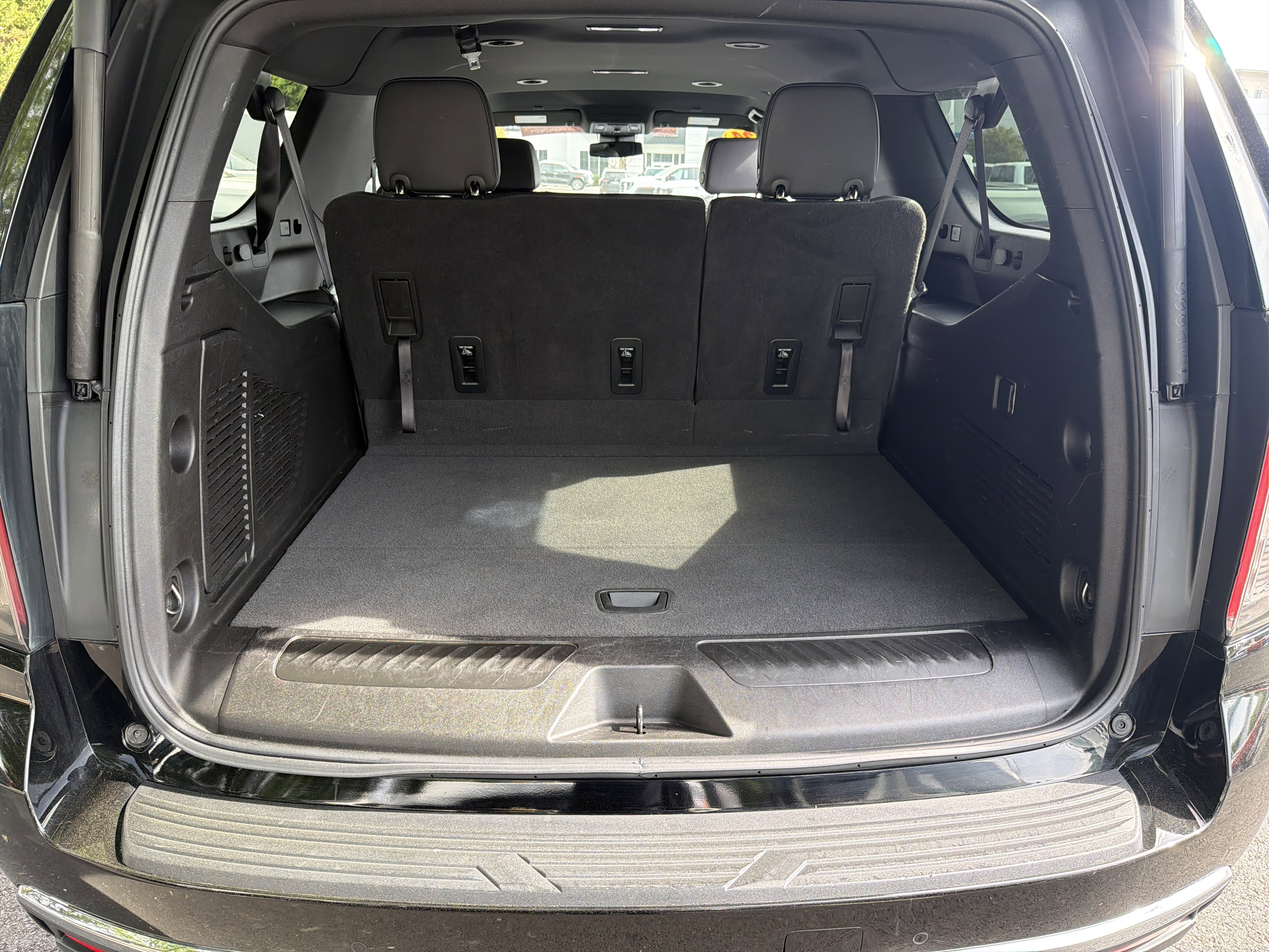 Used 2024 Chevrolet Suburban LT AWD/4WD image 31