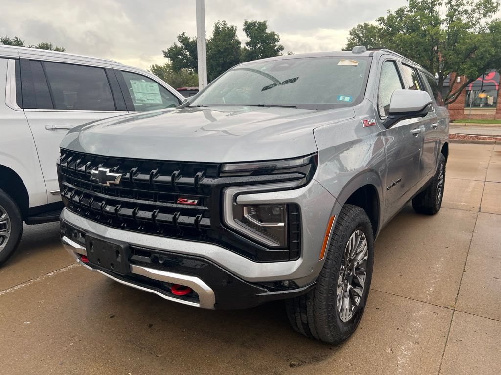 Used 2025 Chevrolet Suburban Z71 AWD/4WD image 6
