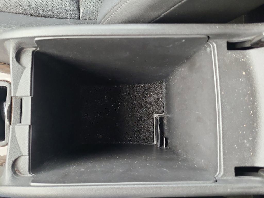 Used 2017 Chevrolet Malibu Premier w/ Premier Sun and Wheel Package FWD image 25