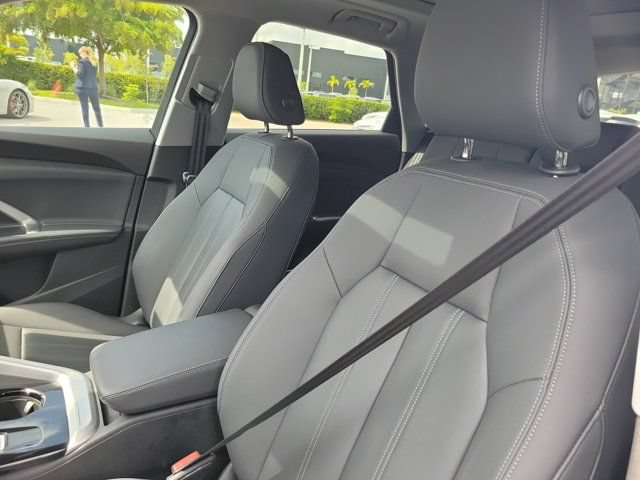 Certified 2025 Audi Q5 Premium w/ Convenience Package AWD/4WD image 16