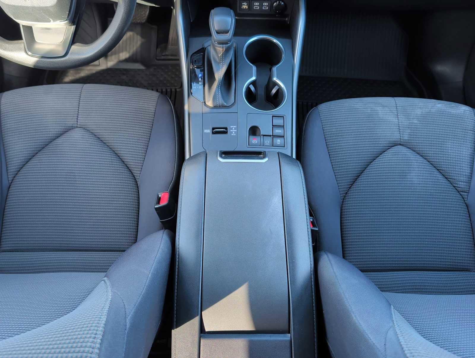 Used 2023 Toyota Highlander L image 21