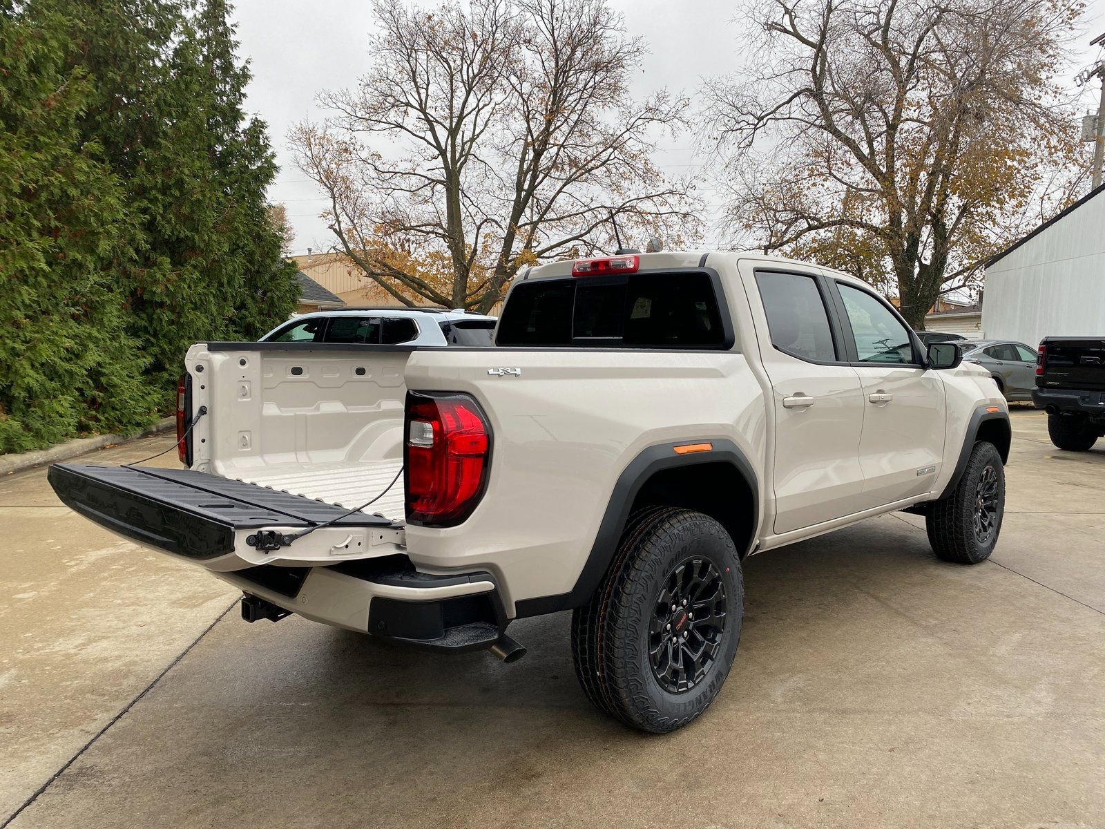 New 2026 GMC Canyon Elevation w/ Convenience Package image 37