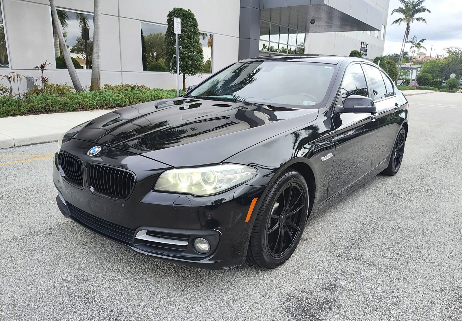 Used 2016 BMW 528i Sedan image 2