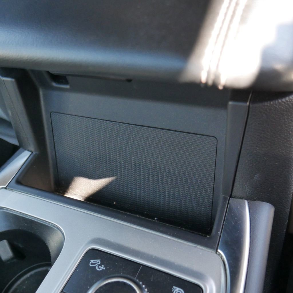 Used 2022 Ford Explorer XLT w/ Equipment Group 202A image 28