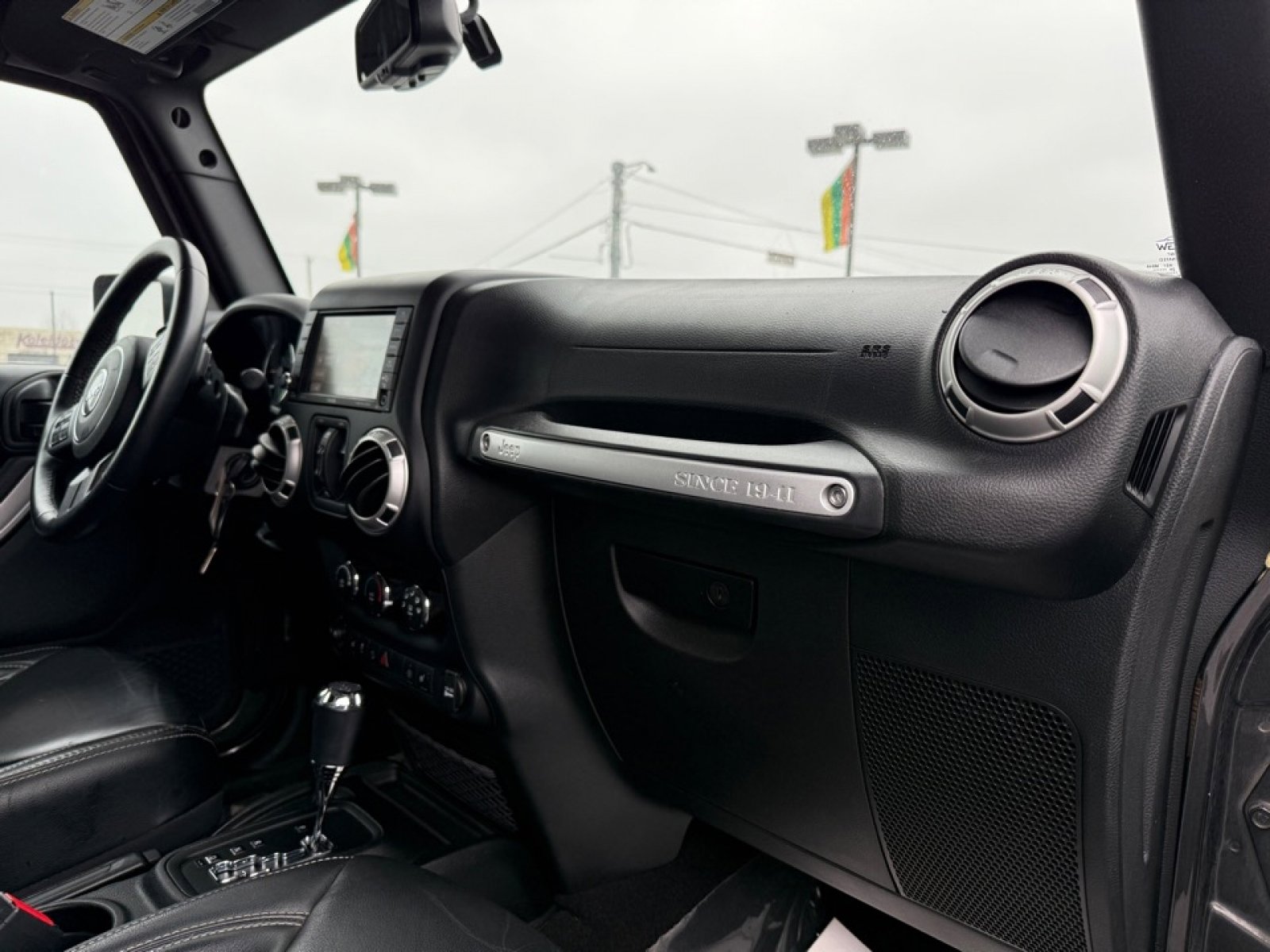 Used 2018 Jeep Wrangler Unlimited Sahara w/ Connectivity Group image 12