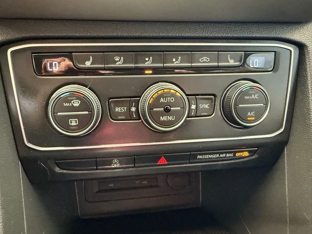 Used 2021 Volkswagen Atlas SE image 36