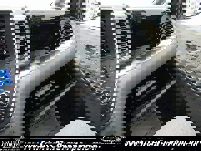 Used 2020 Toyota Sienna L image 30