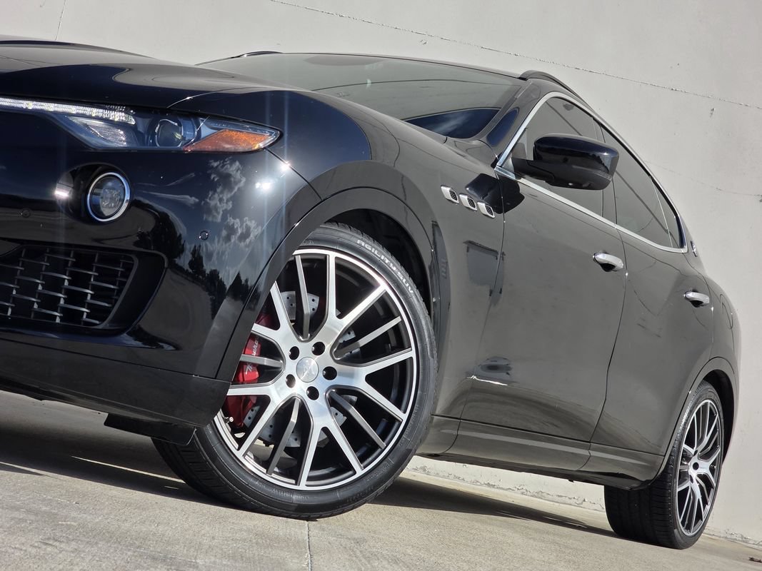 Used 2017 Maserati Levante S AWD/4WD image 8