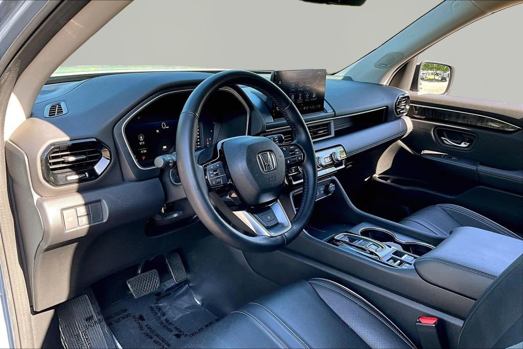 Used 2023 Honda Pilot Elite image 12