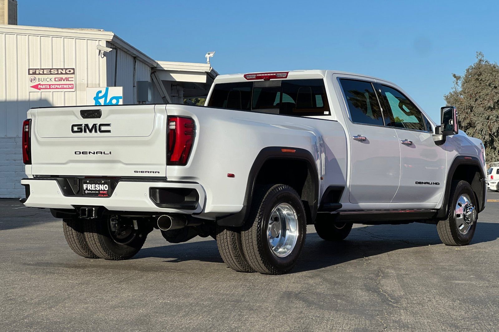 New 2026 GMC Sierra 3500 Denali Ultimate w/ LPO, Black Badging Package image 5