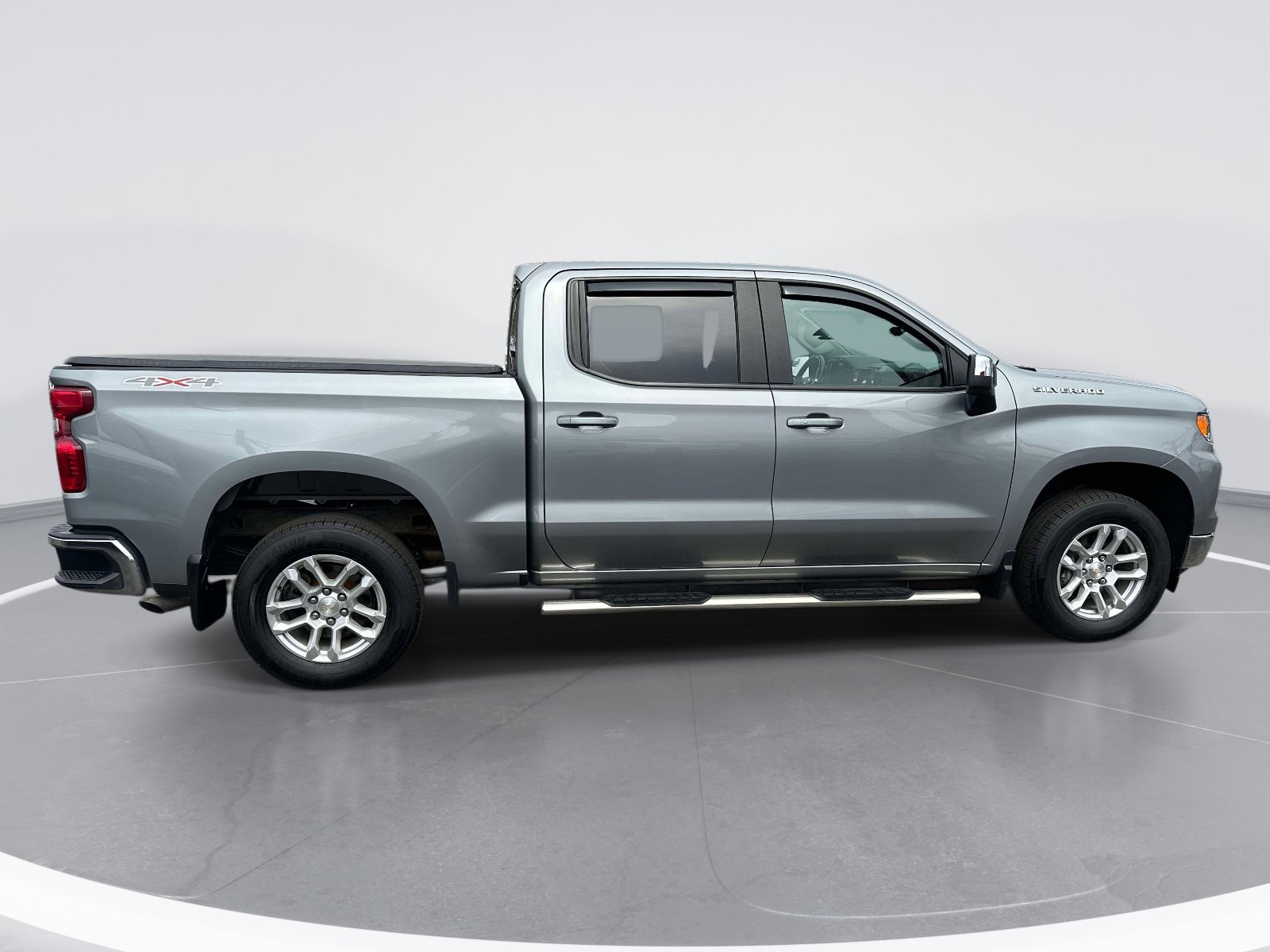 Used 2024 Chevrolet Silverado 1500 LT AWD/4WD image 4
