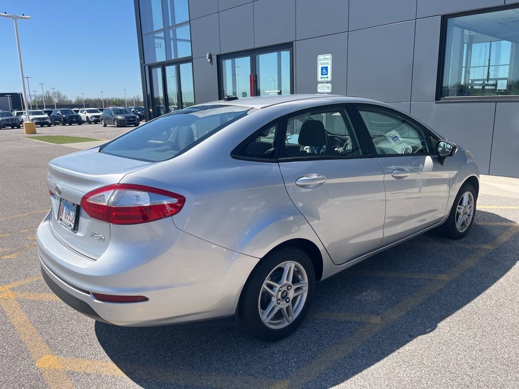 Used 2018 Ford Fiesta SE image 3