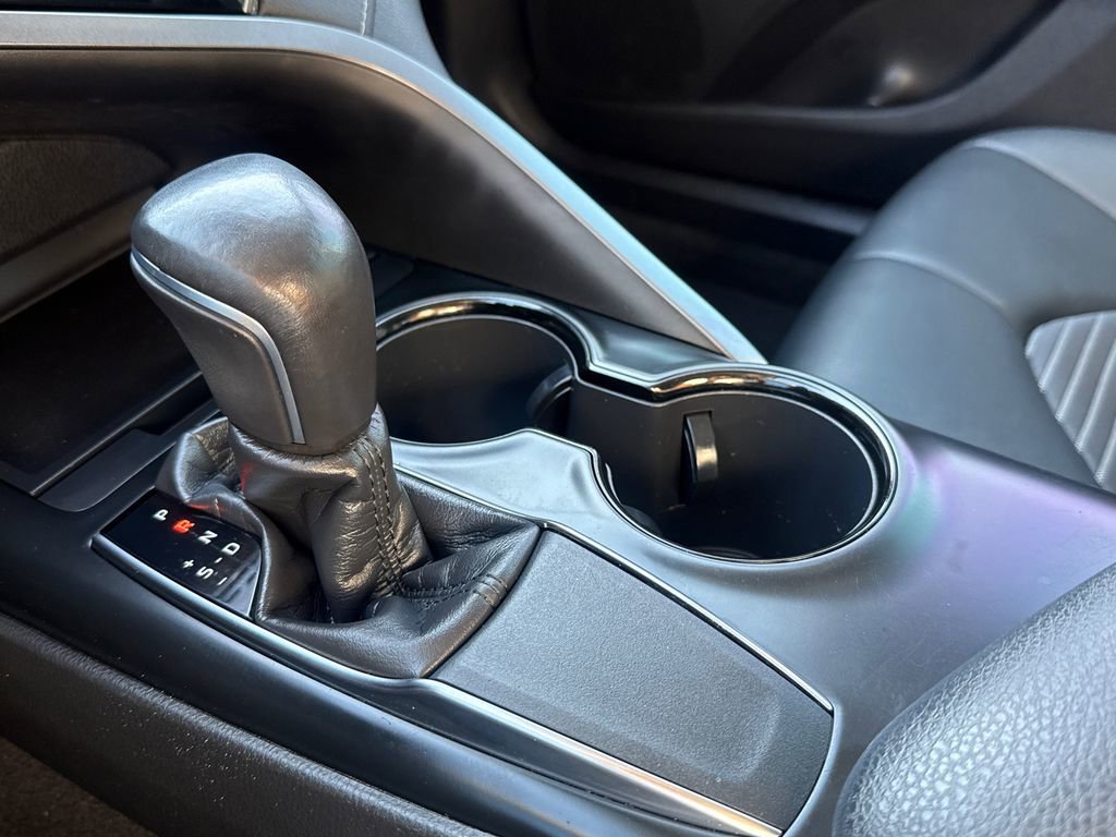 Used 2019 Toyota Camry SE FWD image 26