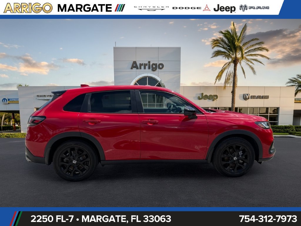 Used 2025 Honda HR-V Sport image 8