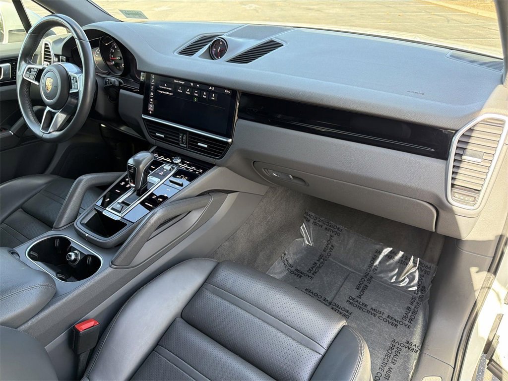 Used 2020 Porsche Cayenne image 32